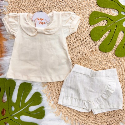 Conj. Blusa Manga Curta Gola Strass e Short Listras Prateadas - Off White